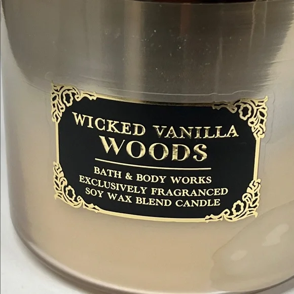 Bath & Body Works Vanilla Woods Candle with Snake Accent - Picture 4 of 4
